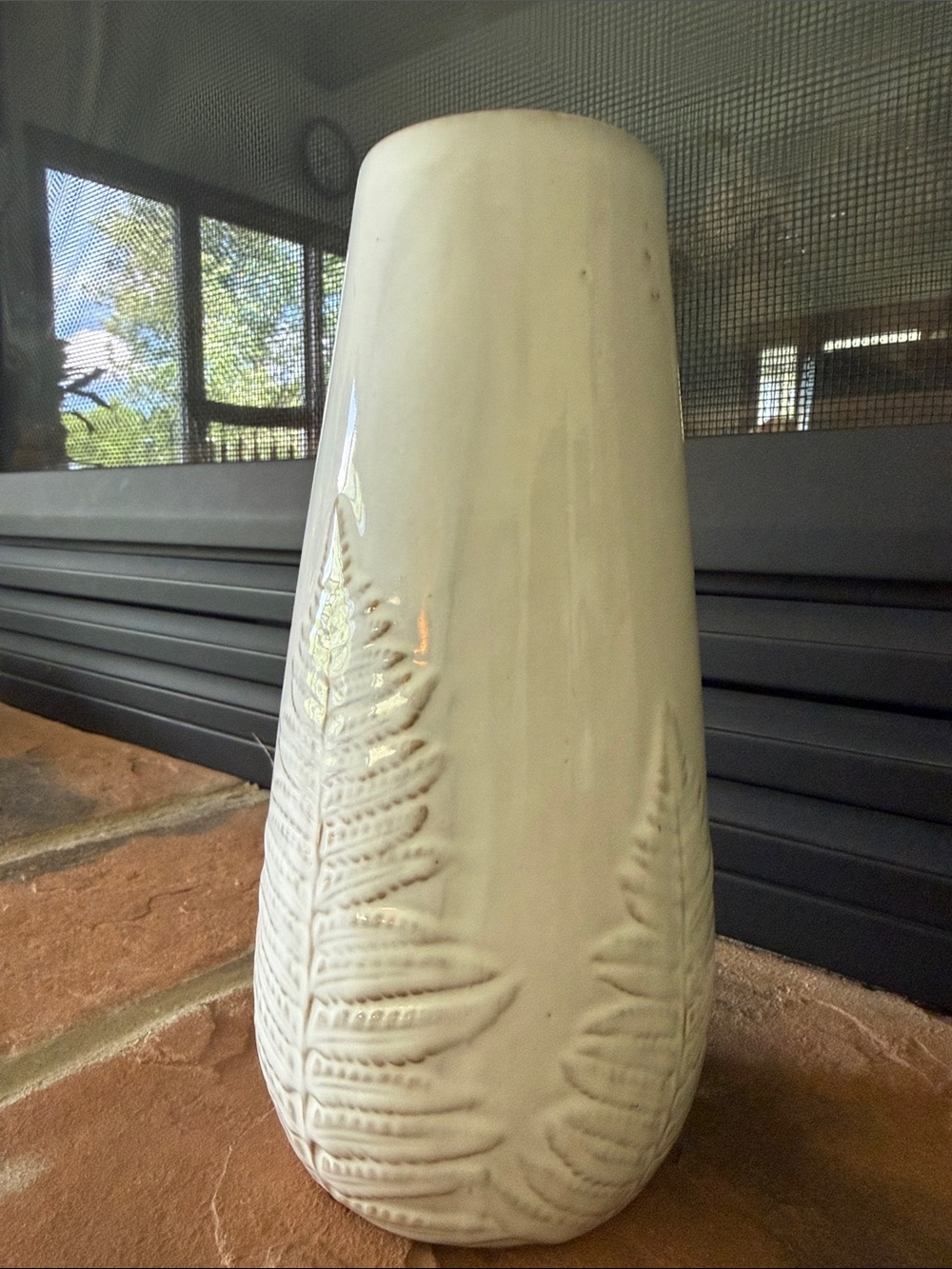 Neutral Cream Ceramic Fern-Relief Decorative Vase